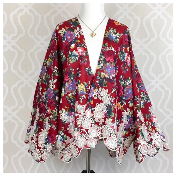 It’s All about the Roses Kimono Cardigan - Picture 2 of 8